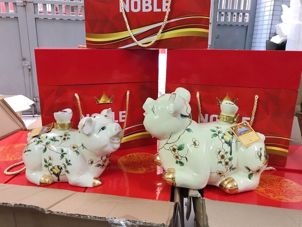 Rượu heo sứ Nhật Bản 1.5l 