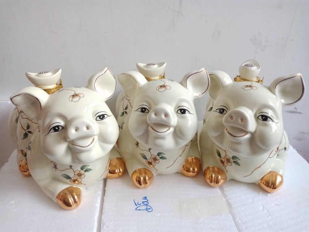 Rượu heo sứ Nhật Bản 1.5l 