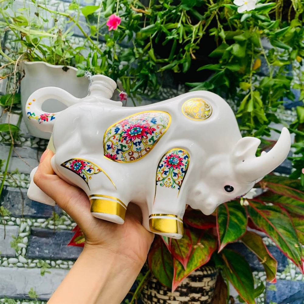 Rượu con tr&acirc;u sứ