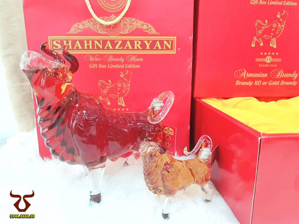 Rượu con Trâu Nga Shahnazaryan