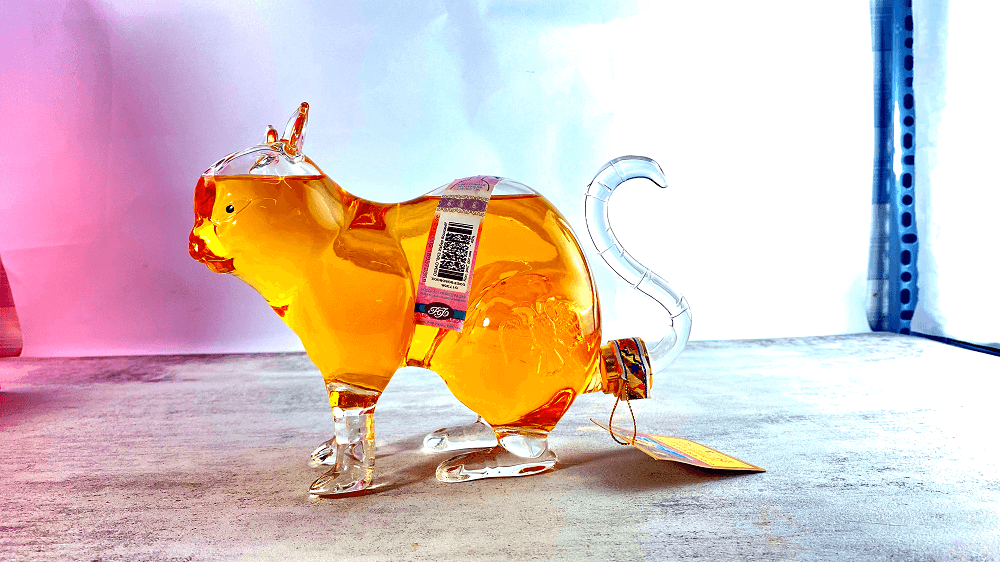 Rượu mèo thủy tinh Nga - dáng ngồi 