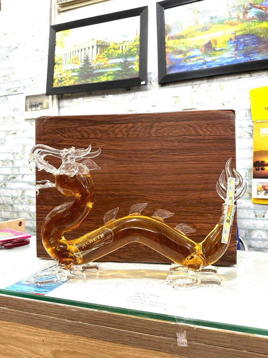 Rượu Con Rồng Nga Thủy Tinh 2024 - Hộp Vali